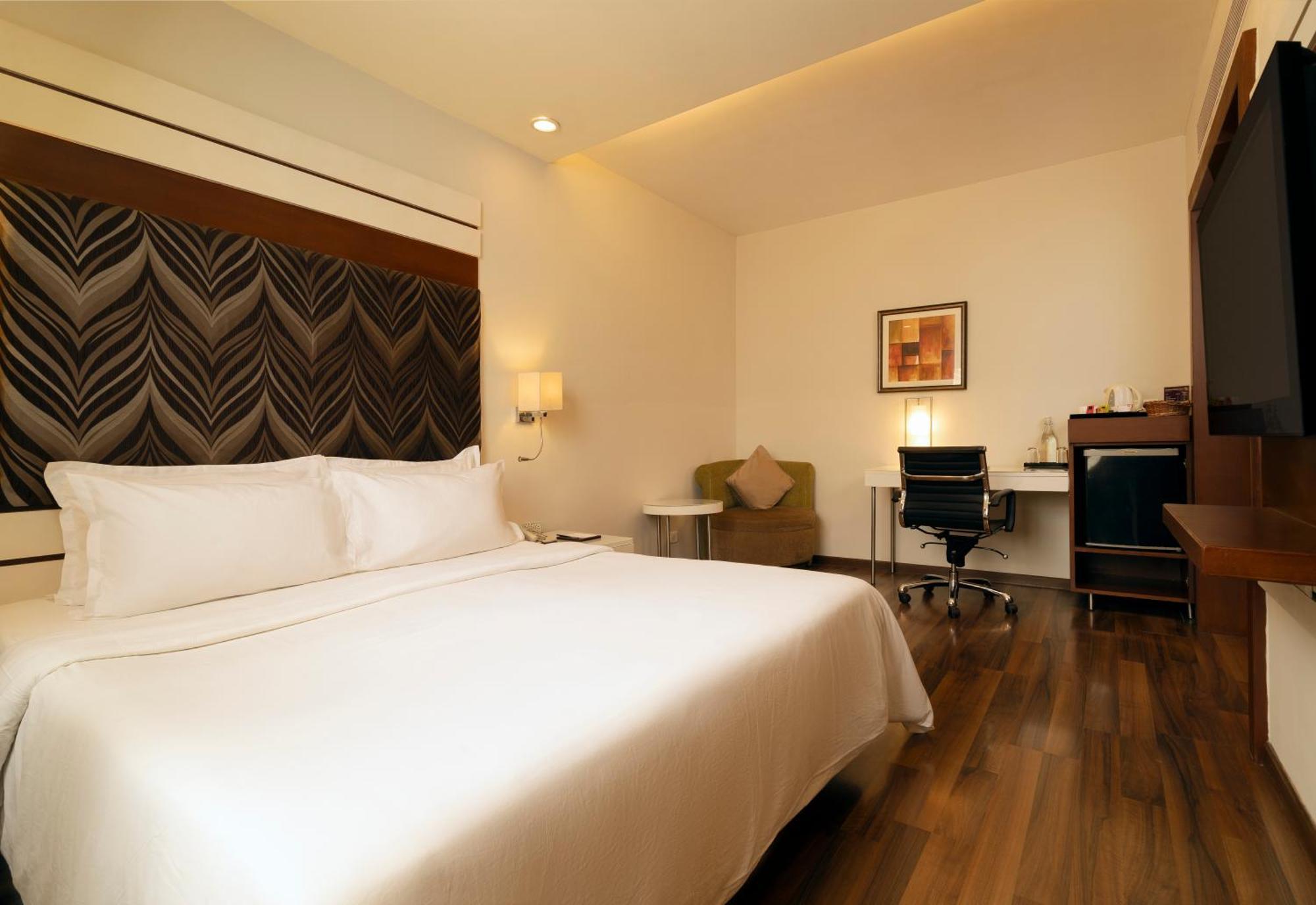 The Residency Karur Hotel Ngoại thất bức ảnh
