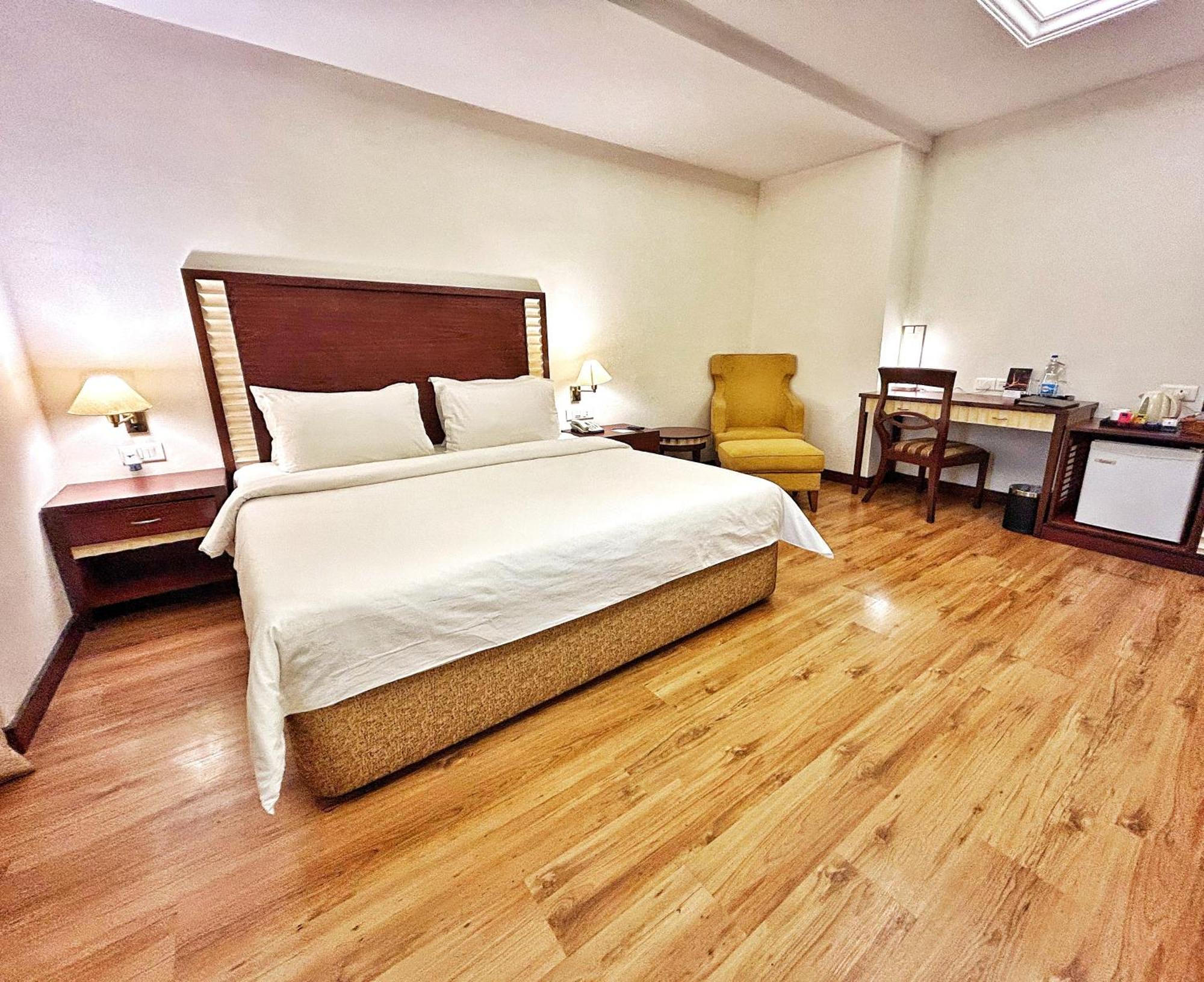 The Residency Karur Hotel Ngoại thất bức ảnh