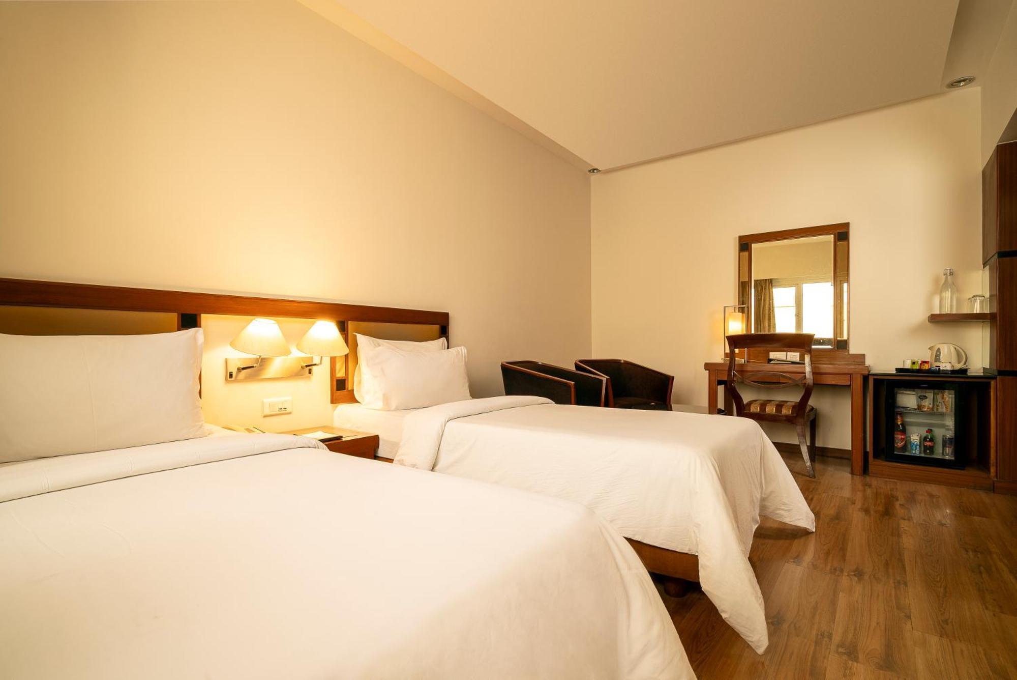 The Residency Karur Hotel Ngoại thất bức ảnh