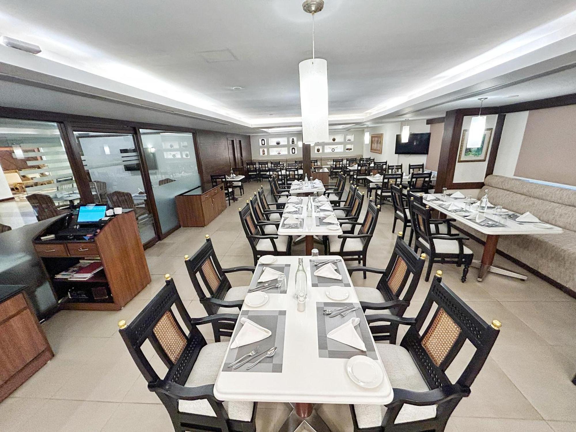 The Residency Karur Hotel Ngoại thất bức ảnh