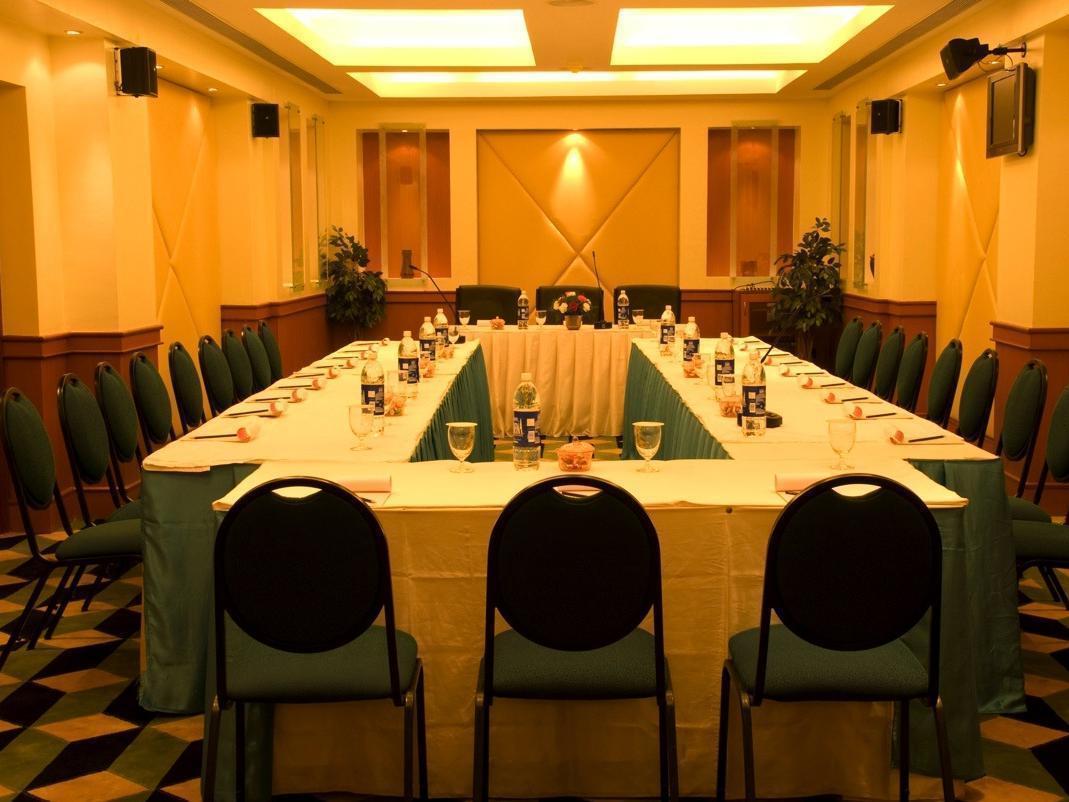 The Residency Karur Hotel Ngoại thất bức ảnh
