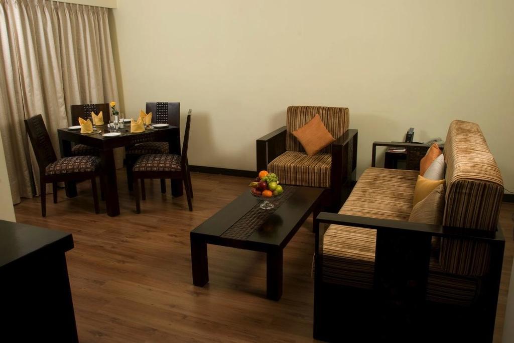 The Residency Karur Hotel Ngoại thất bức ảnh