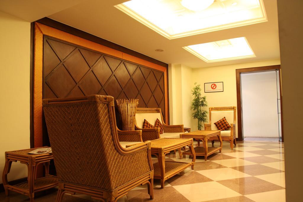 The Residency Karur Hotel Ngoại thất bức ảnh