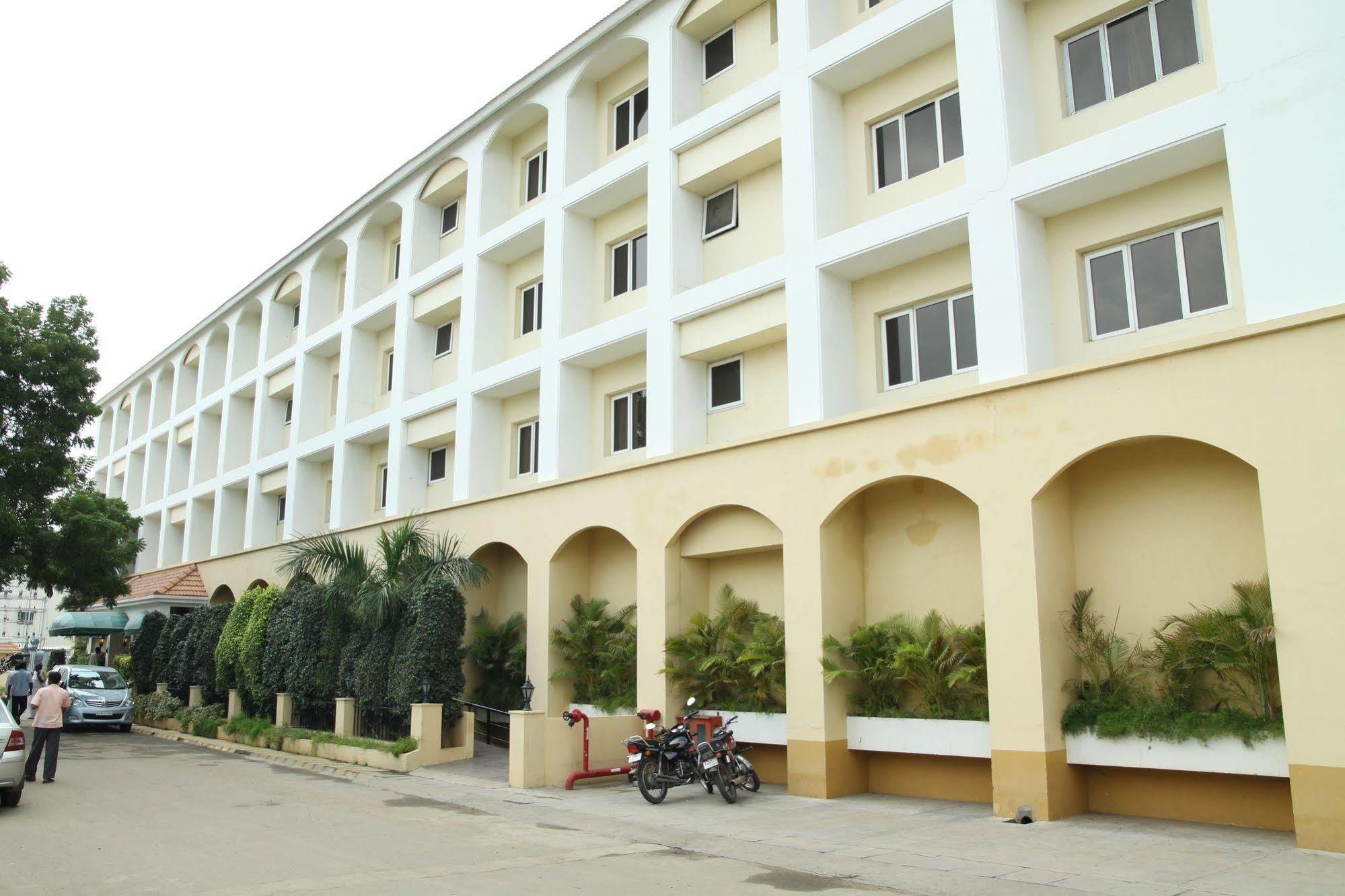 The Residency Karur Hotel Ngoại thất bức ảnh