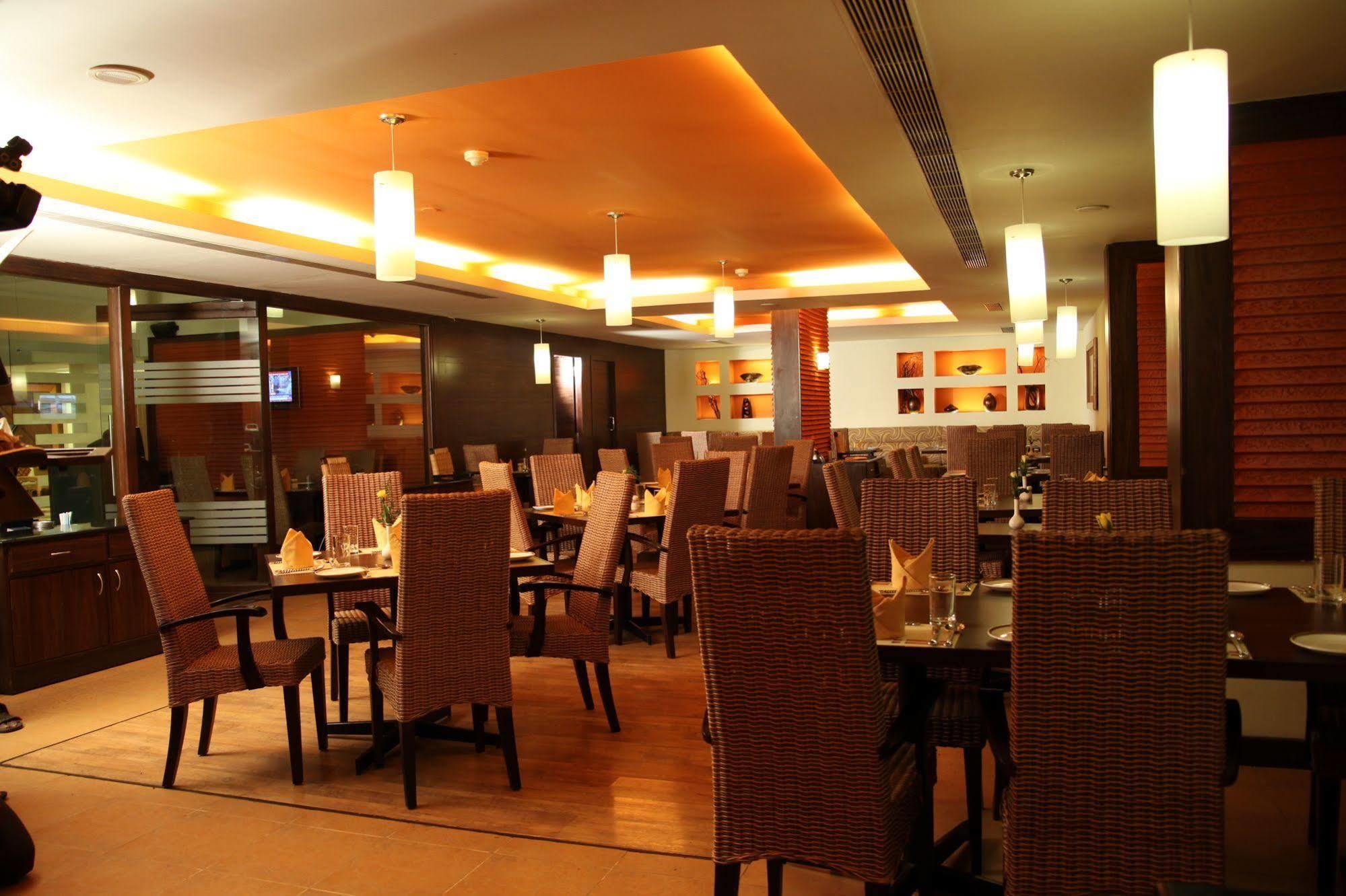 The Residency Karur Hotel Ngoại thất bức ảnh