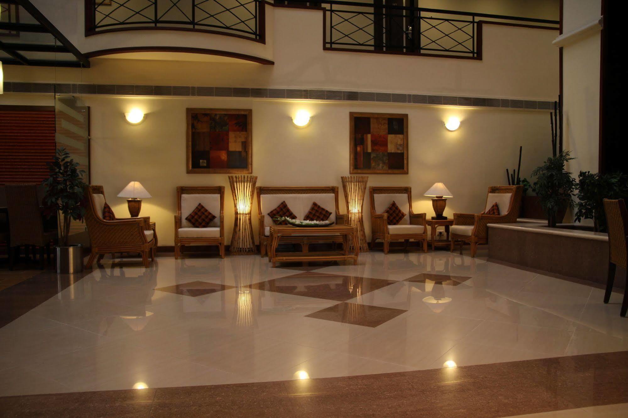The Residency Karur Hotel Ngoại thất bức ảnh